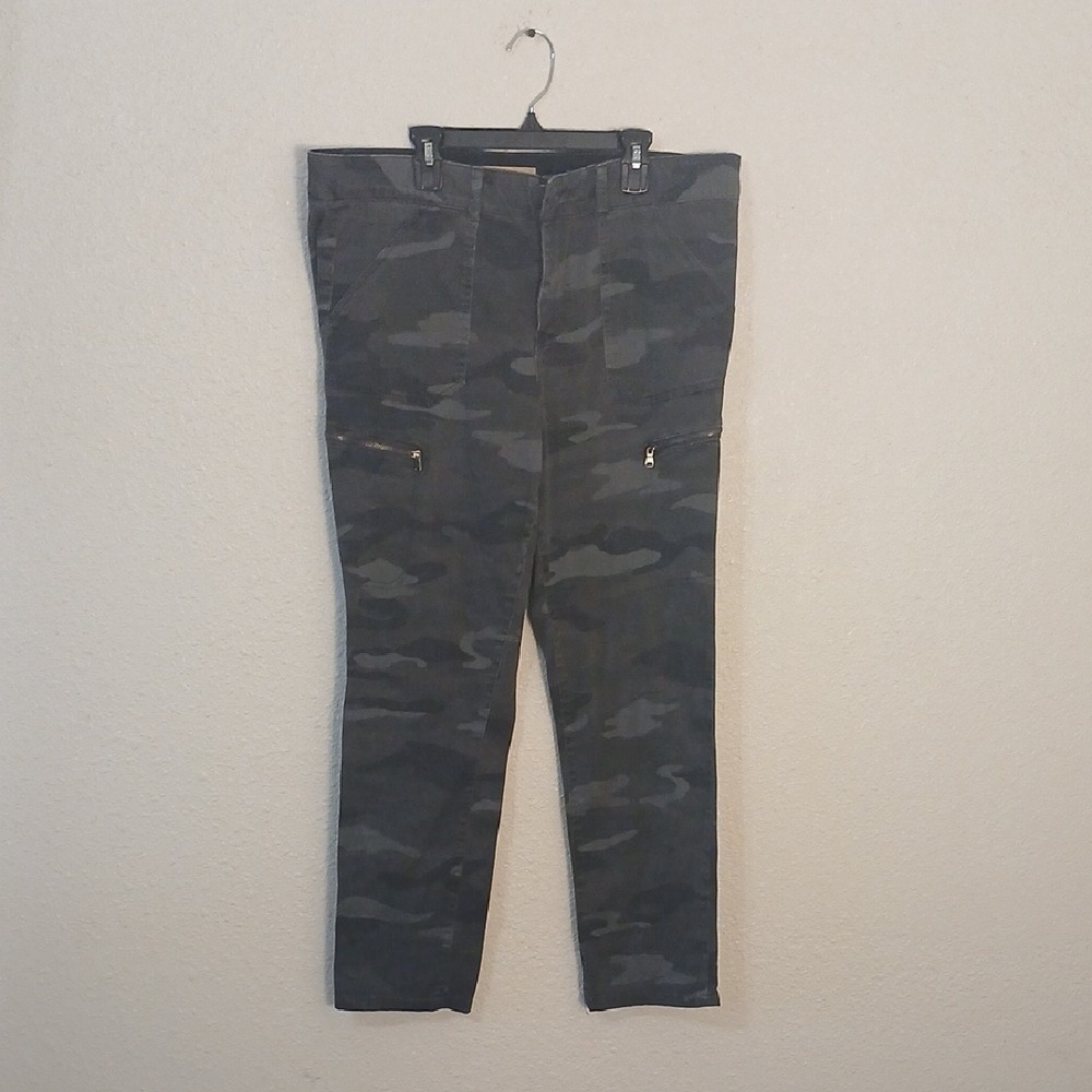 Democracy Men's Dark Camouflage Cargo Pants